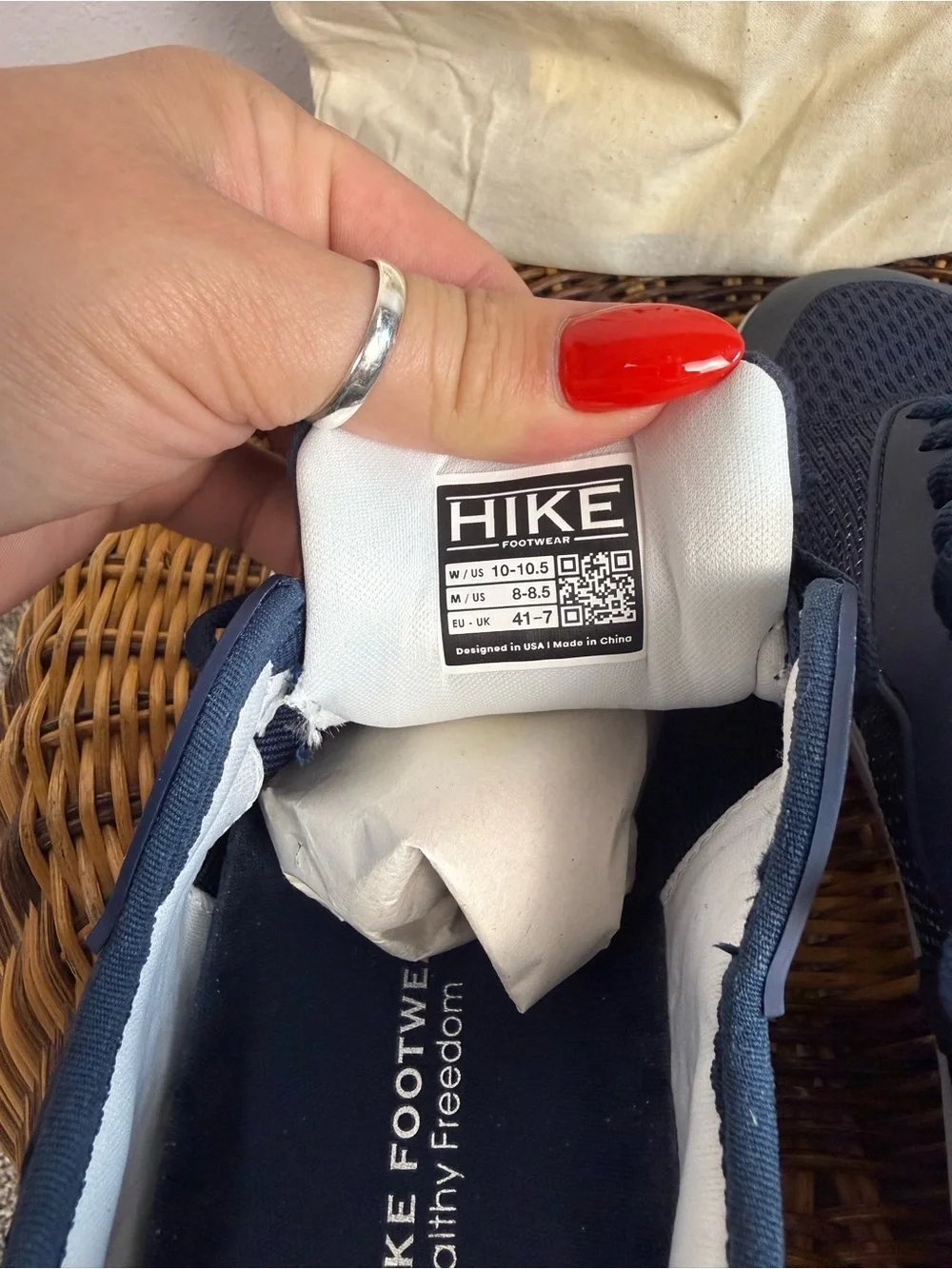 HIKE Women's Athletic Lace-Up Shoes in Navy Blue - 10